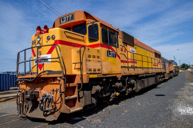 Обои картинки фото техника, поезда, железная, локомотив, рельсы, дорога