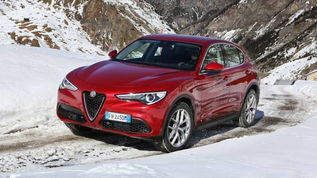 Обои картинки фото alfa romeo stelvio 2018, автомобили, alfa romeo, зима, снег, 2018, stelvio, alfa, romeo