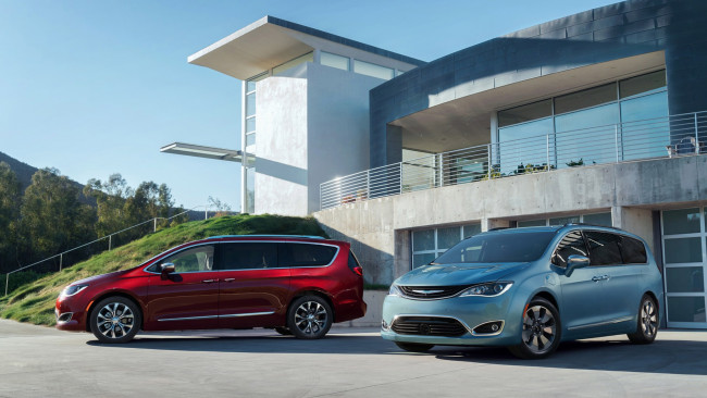 Обои картинки фото chrysler pacifica hybrid 2017, автомобили, chrysler, 2017, hybrid, pacifica
