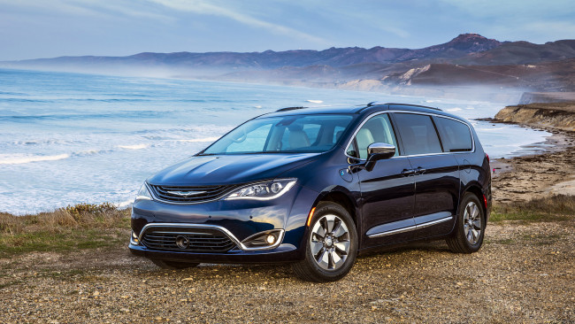 Обои картинки фото chrysler pacifica hybrid 2017, автомобили, chrysler, pacifica, 2017, hybrid