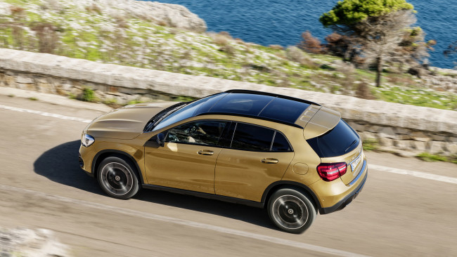 Обои картинки фото mercedes-benz gla-220d 4matic 2018, автомобили, mercedes-benz, gla-220d, 4matic, 2018