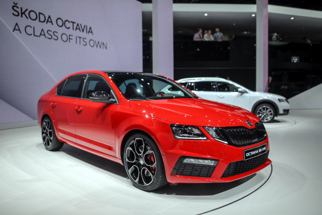 Обои картинки фото автомобили, выставки и уличные фото, октавия, шкода