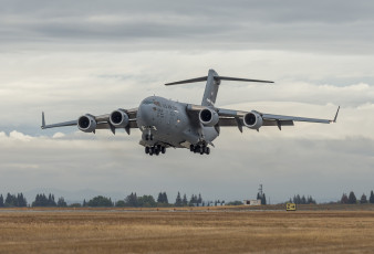 Картинка boeing+c17+globemaster авиация военно-транспортные+самолёты войсковой транспорт