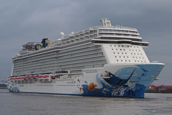 Картинка norwegian+escape корабли лайнеры круиз лайнер