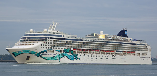 Обои картинки фото norwegian jade, корабли, лайнеры, круиз, лайнер