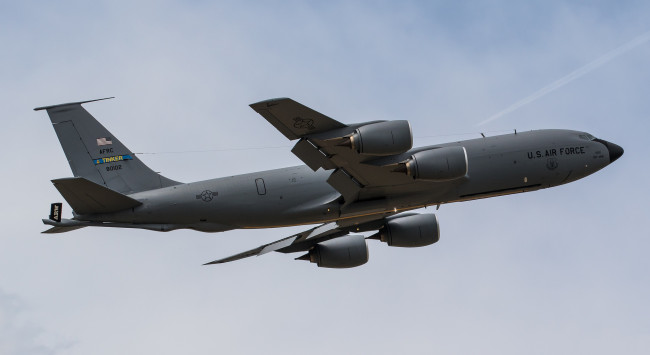 Обои картинки фото kc-135r stratotanker, авиация, военно-транспортные самолёты, транспорт, войсковой
