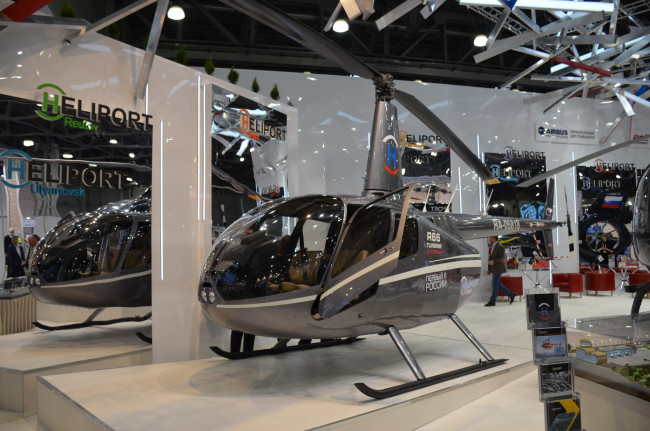 Обои картинки фото robinson r66,  helirussia 2016, авиация, вертолёты, крокус экспо, мвц, москва, транспорт, международная выставка