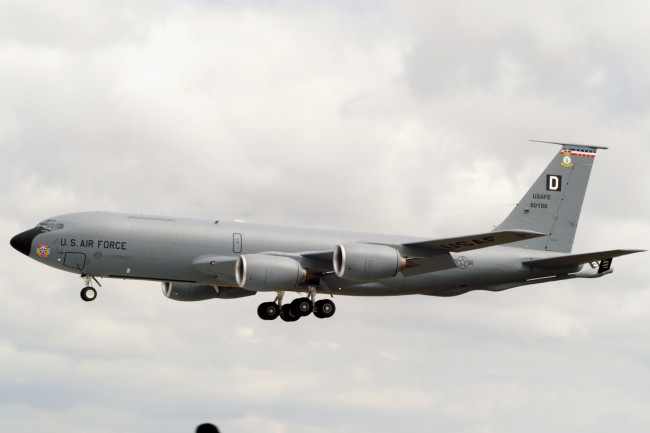 Обои картинки фото boeing kc-135r stratotanker, авиация, военно-транспортные самолёты, войсковой, транспорт