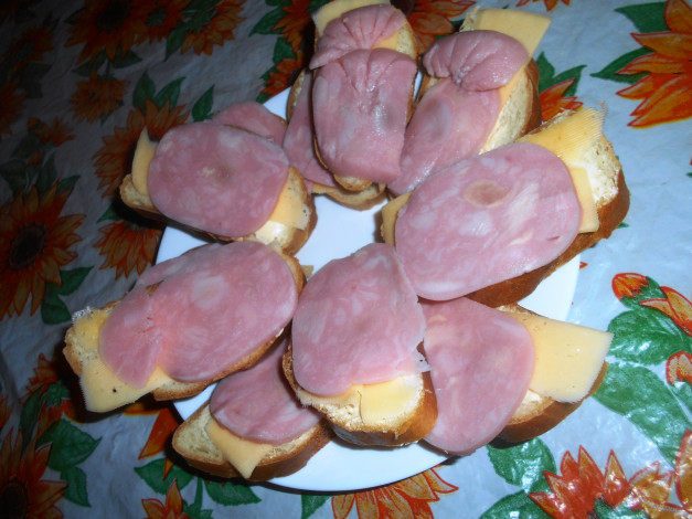 Обои картинки фото еда, бутерброды,  гамбургеры,  канапе, хлеб, сыр, колбаса