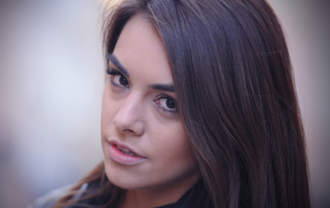 Обои картинки фото anita sikorska, девушки, anita, sikorska, портрет, лицо, девушка, модель, брюнетка, красотка, поза, сексуальная, взгляд, макияж