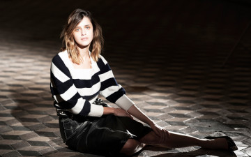 Картинка девушки benedetta+porcaroli benedetta porcaroli свитер юбка пол