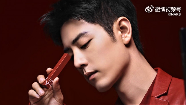 Обои картинки фото мужчины, xiao zhan, лицо, куртка, помада