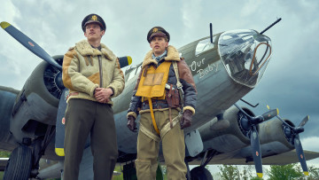 Картинка masters+of+the+air+ мини–сериал+2024+–+ кино+фильмы -unknown+ другое austin butler callum turner властелины воздуха военный боевик история masters of the air