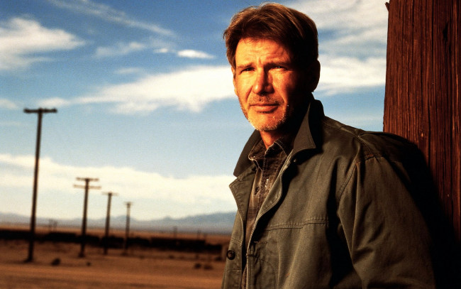 Обои картинки фото мужчины, harrison ford, актер, куртка, столбы