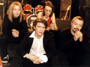 обоя би, музыка