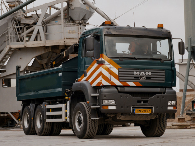 Обои картинки фото автомобили, man