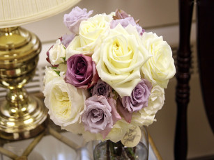 Картинка цветы розы букет лампа