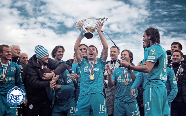 Обои картинки фото спорт, футбол, кубок, команда, хусти, чаша, зенит, мейра, кержаков, данни, зырянов, суперкубок, алвеш