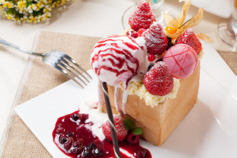 Картинка еда мороженое +десерты шоколад мята клубника макаруны десерт сладкое