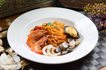 Картинка еда макаронные+блюда лапша зелень морепродукты