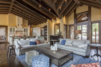 Картинка интерьер гостиная диваны