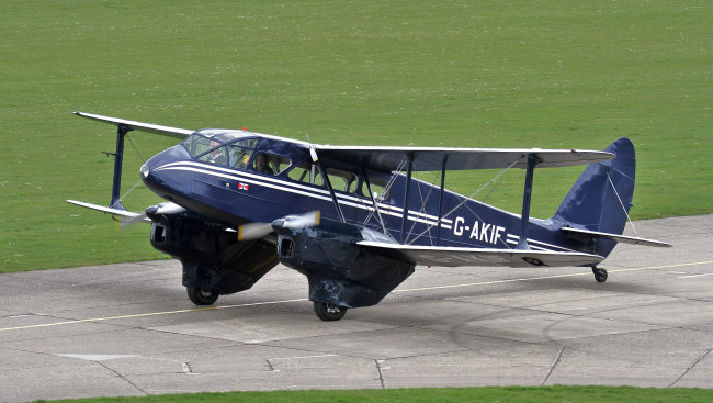 Обои картинки фото dh, 89a dragon rapide, авиация, пассажирские самолёты, аэродром, полоса, самолёт