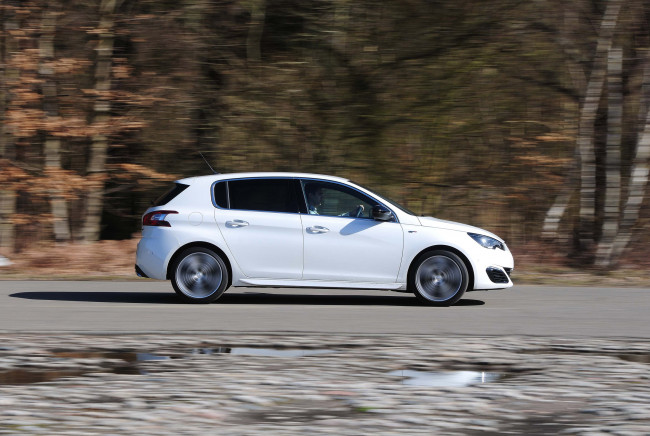 Обои картинки фото автомобили, peugeot, 308, gt, uk-spec, 2015г, светлый