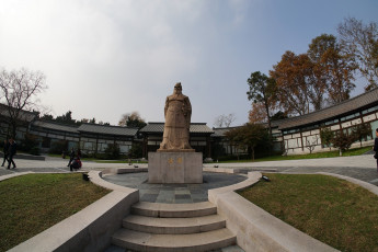 Картинка города -+памятники +скульптуры +арт-объекты император китай мавзолей ming xiaoling