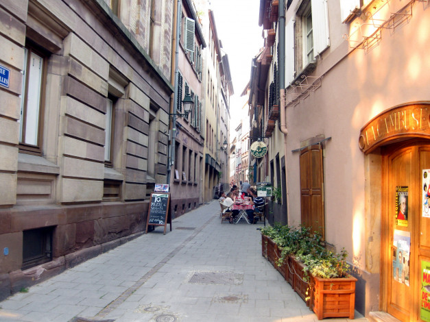 Обои картинки фото города, страсбург , франция, кафе, улочка