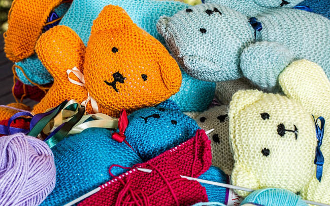 Обои картинки фото разное, ремесла,  поделки,  рукоделие, вязание, спицы, нитки, коты