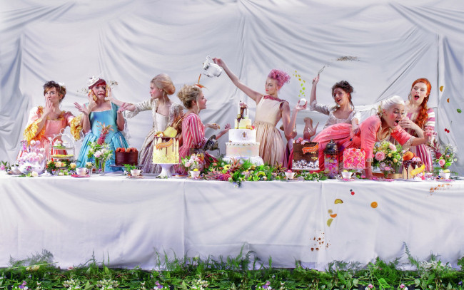 Обои картинки фото юмор и приколы, торты, сладости, женщины