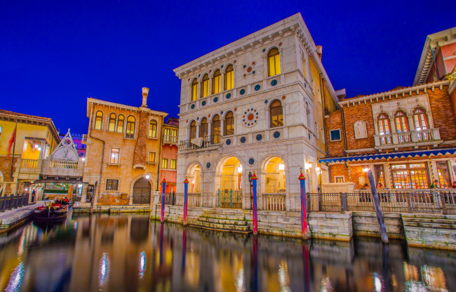 Обои картинки фото города, токио , Япония, венеция, парк, развлечений, дома, токио, ураясу, огни, ночь, tokyo, disneysea