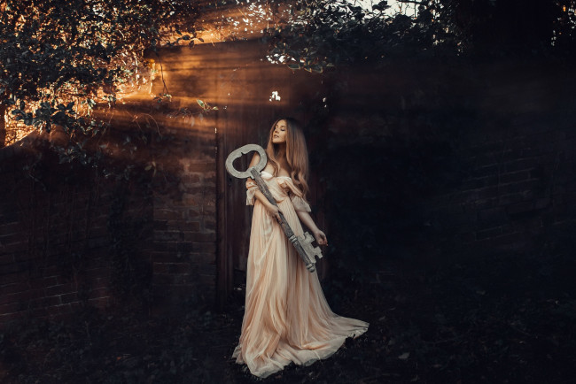 Обои картинки фото девушки, -unsort , брюнетки,  шатенки, девушка, взгляд, фон