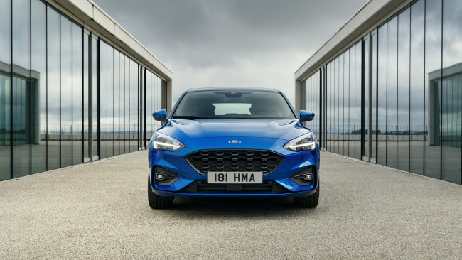 Обои картинки фото ford focus hatchback st-line 2019, автомобили, ford, blue, 2019, st-line, hatchback, focus