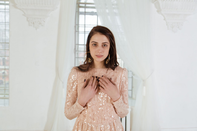 Обои картинки фото isabella fame, девушки, isabella, fame, девушка, модель, рыжеволосая, красотка, стройная, фигура, флирт, сексуальная, поза, макияж, взгляд