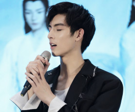 Картинка мужчины wang+hao+xuan ван хаосюань wang hao xuan