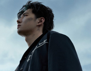 Картинка мужчины wang+yi+bo актер певец лицо ракурс грязь