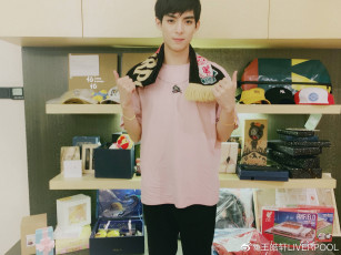 Картинка мужчины wang+hao+xuan ван хао сюань