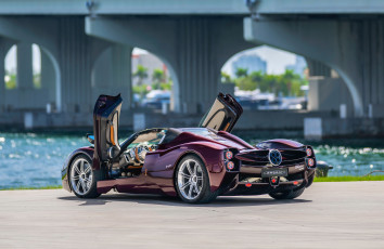 Картинка автомобили pagani