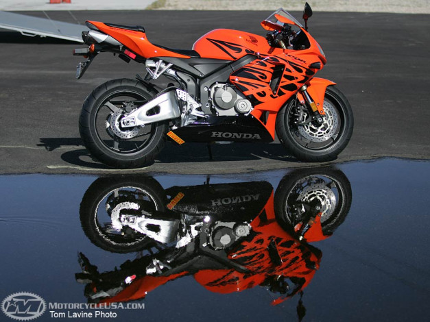 Обои картинки фото мотоциклы, honda