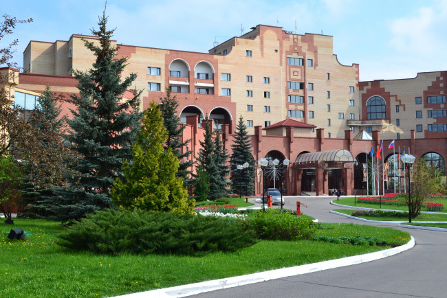 Обои картинки фото отель, ватутинки, города, здания, дома, подмосковье