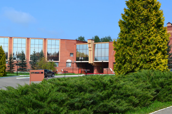 Обои картинки фото ватутинки, города, здания, дома, отель, ресторан