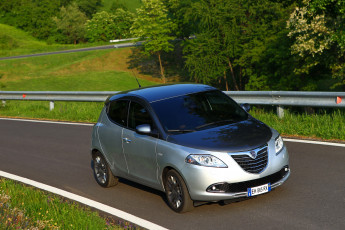 Картинка 2011+lancia+ypsilon автомобили lancia тюнинг ypsilon дорога