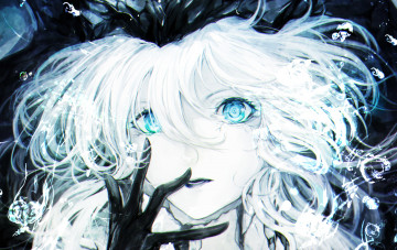 Картинка аниме unknown +другое белые волосы голубые глаза пузыри крупный план девушка