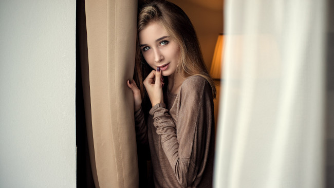 Обои картинки фото девушка, девушки, -unsort , брюнетки, темноволосые, модель