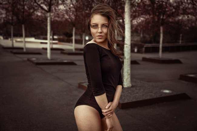 Обои картинки фото девушка, девушки, -unsort , брюнетки, темноволосые, модель