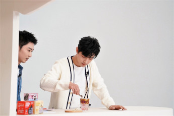 Картинка разное знаменитости сяо чжань напитки