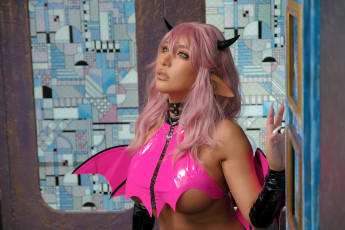 Картинка девушки nonsummerjack образ косплей рога латекс