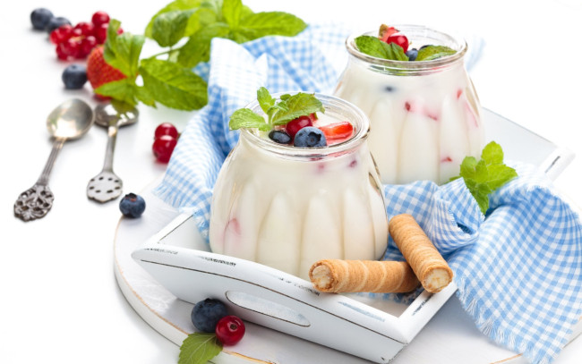 Обои картинки фото еда, мороженое,  десерты, мята, десерт, ягоды