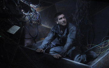 обоя source, code, кино, фильмы, исходный, код, coulter, stevens, колтер, стивенс, jake, gyllenhaal, джейк, джилленхол, провода, комбинезон